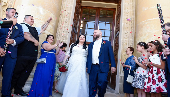 WATCH: Maltese bride surprises her husband with an original song for their wedding day 