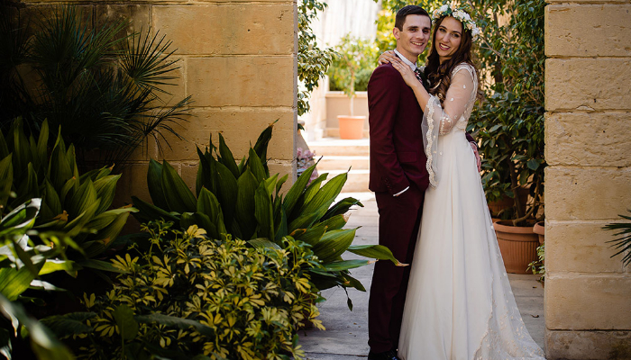 What to wear outlet to a maltese wedding